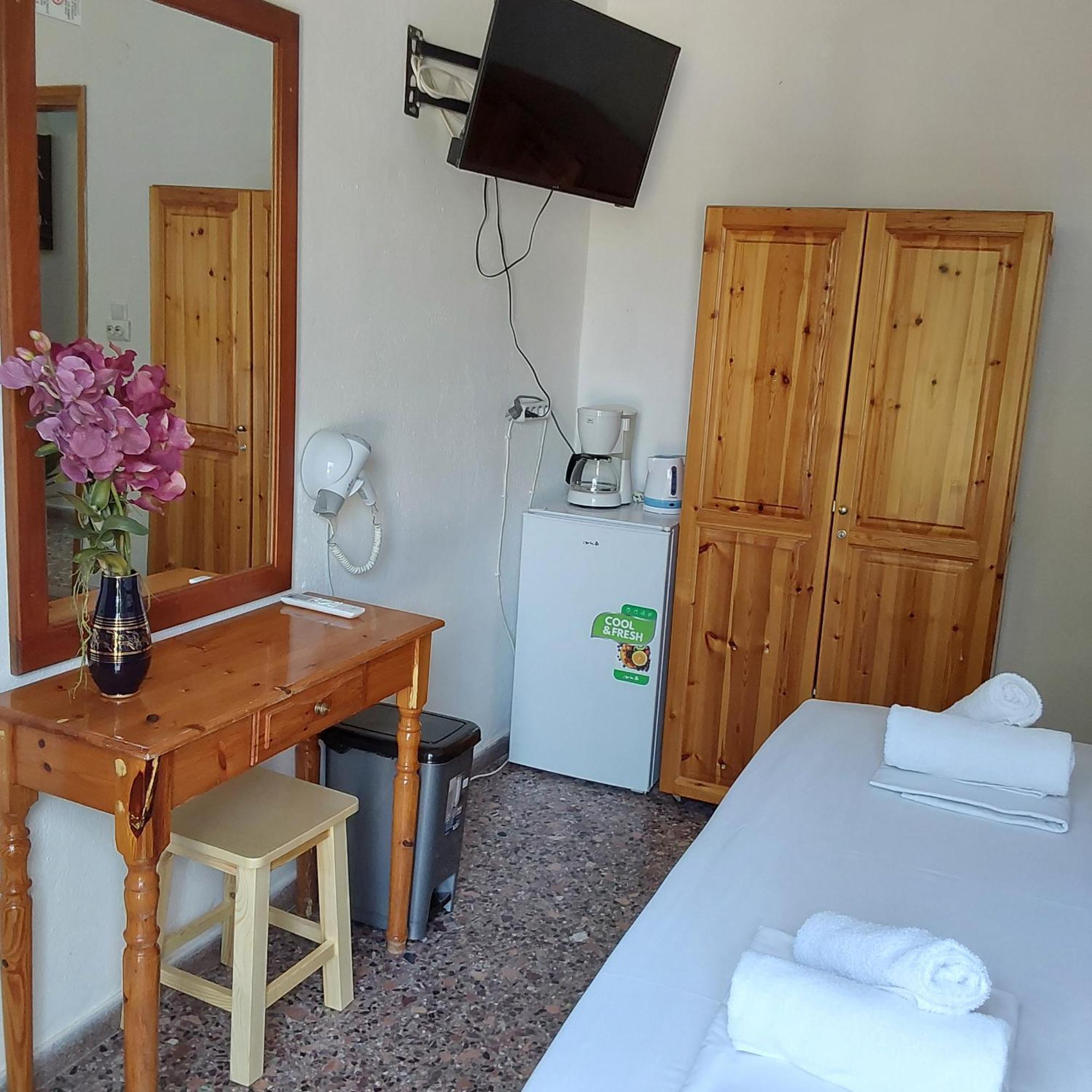Anna Maria Studios Потос Екстер'єр фото